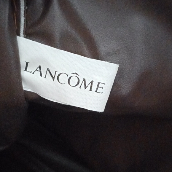 Vintage,Elegant Brown Tote Bag with Versatile Style - Picture 2 of 12